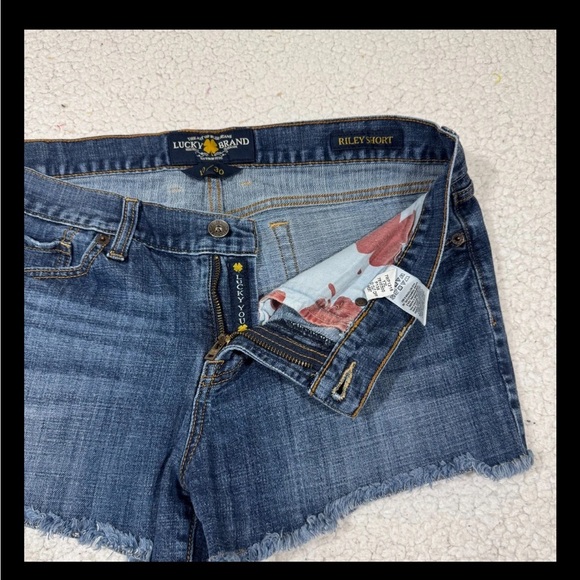 Lucky Brand Riley Short Jean shorts Women's size 10/30 Blue Festival Western - Picture 2 of 5